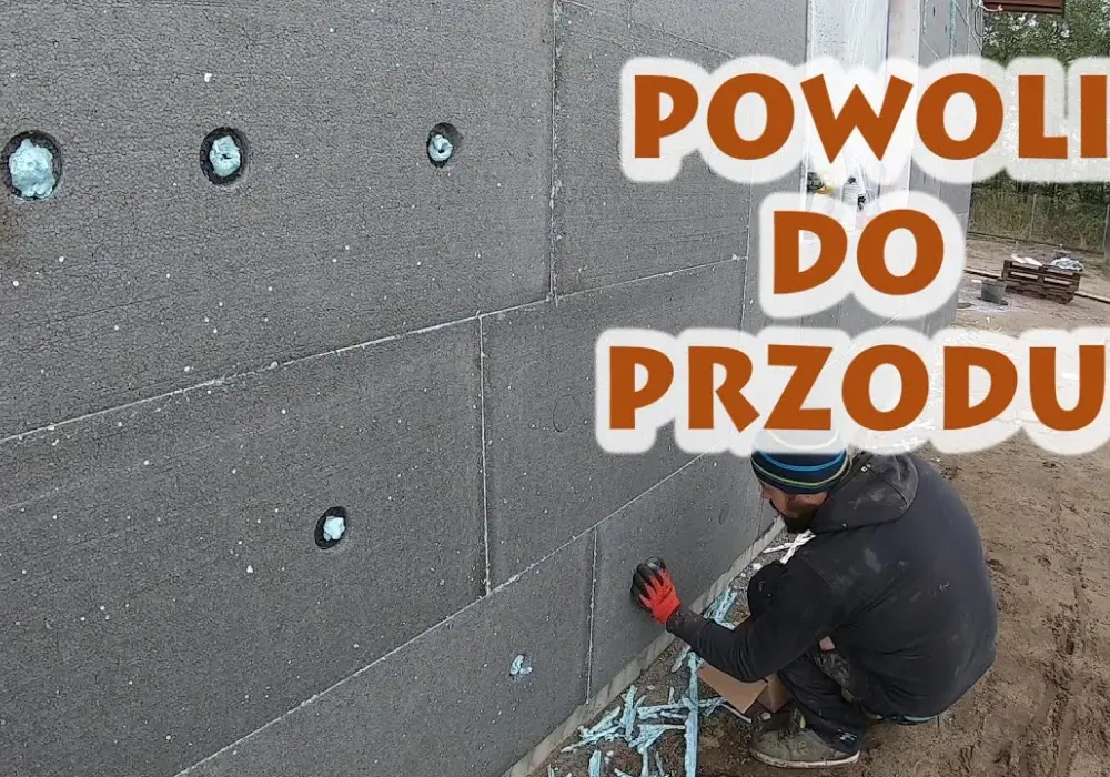 Po jakim czasie kołkować styropian, aby uniknąć problemów z izolacją?