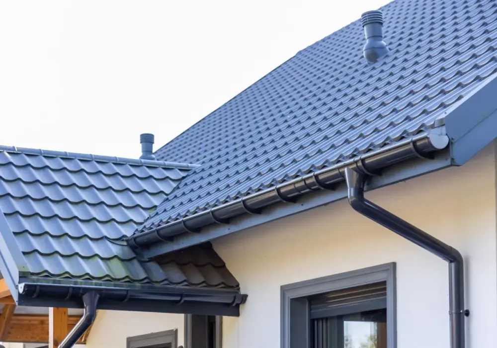 Cena dachówki ceramicznej - Ile naprawdę kosztuje gotowy dach?