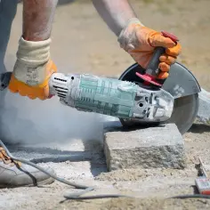 Jak skutecznie ciąć kamień dekoracyjny betonowy bez pęknięć
