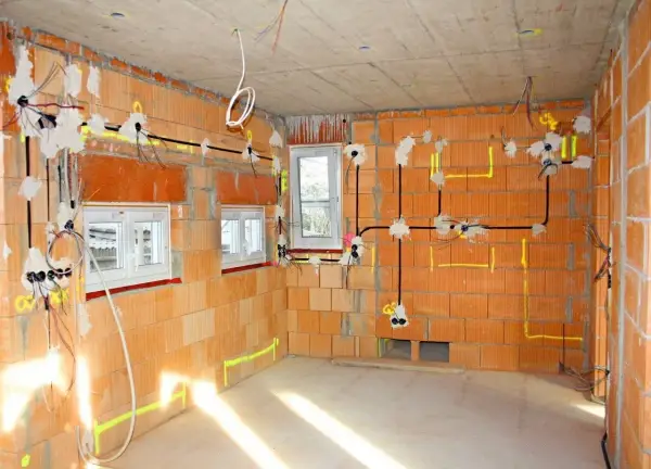 Instalacja elektryczna w domu - co trzeba zaplanować od razu?