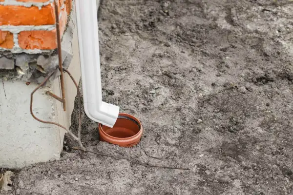 Odprowadzenie wody z rynien - jak dobrać system i uniknąć błędów?